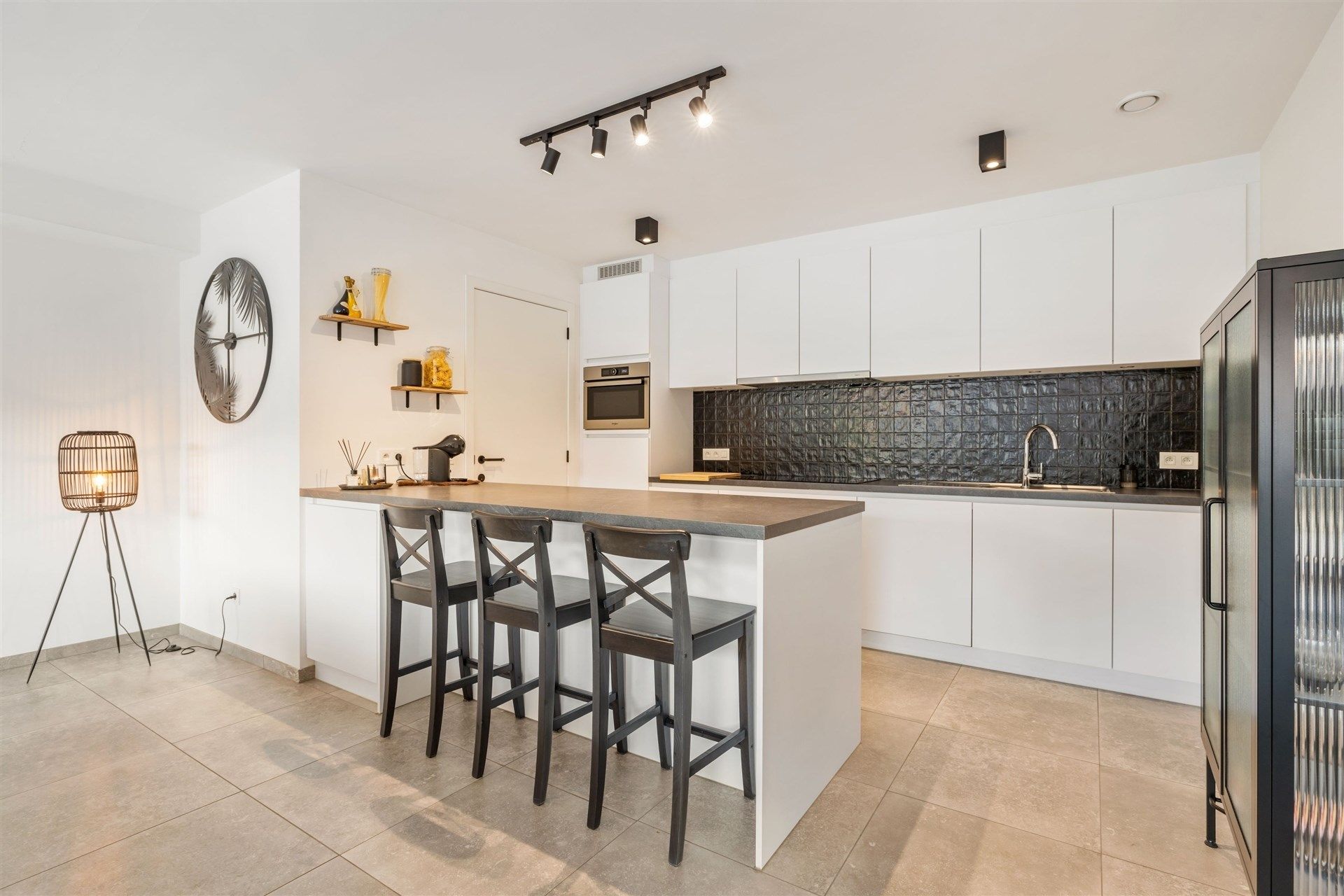 Uitstekend gelegen gelijkvloersappartement met 2 slaapkamers, zonnige tuin en garage (108m²) foto 6