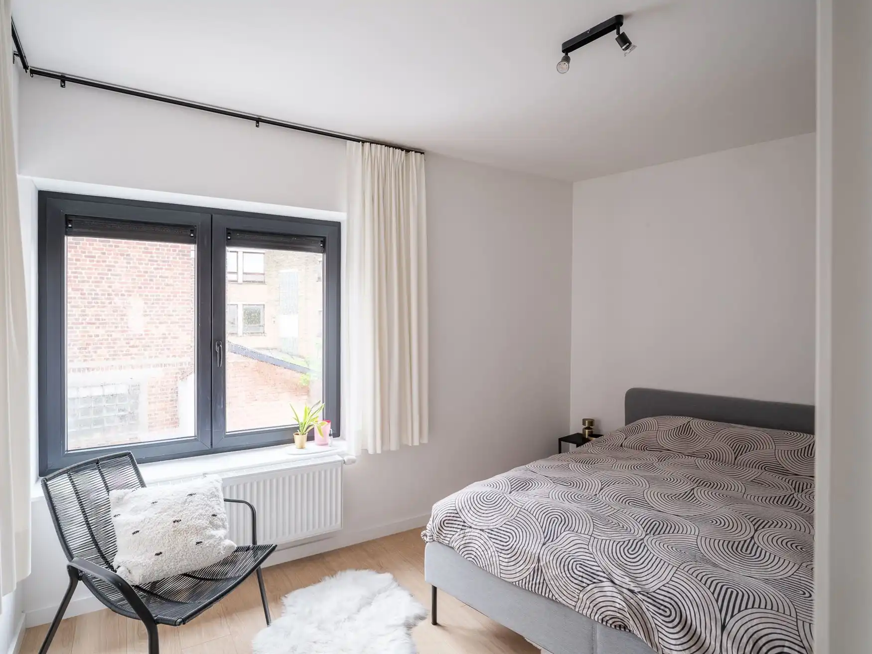 Stijlvol appartement met terras nabij Zuidpark en Sint Anna foto 5