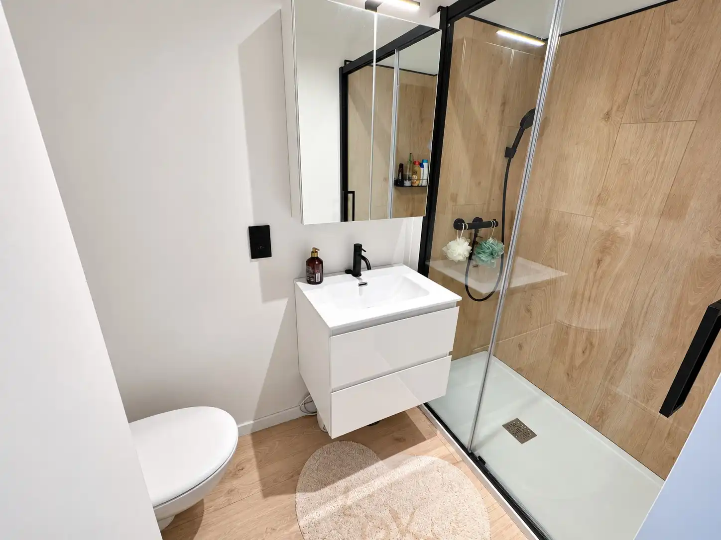 Verzorgd en instapklaar gelijkvloers appartement nabij het centrum van De Haan. foto 6