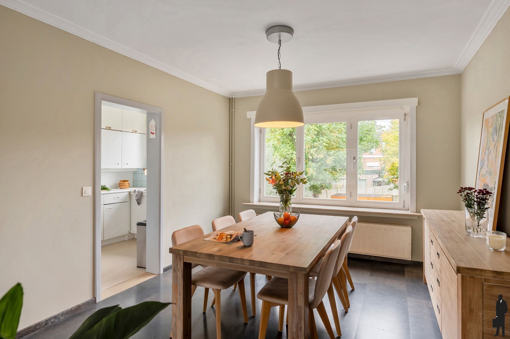 Schitterende woning met ruime tuin foto 3