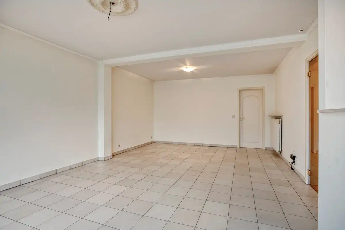 Ruim 2 slaapkamer appartement in het hartje van Koksijde met aankoopmogelijkheid van een garage foto 8