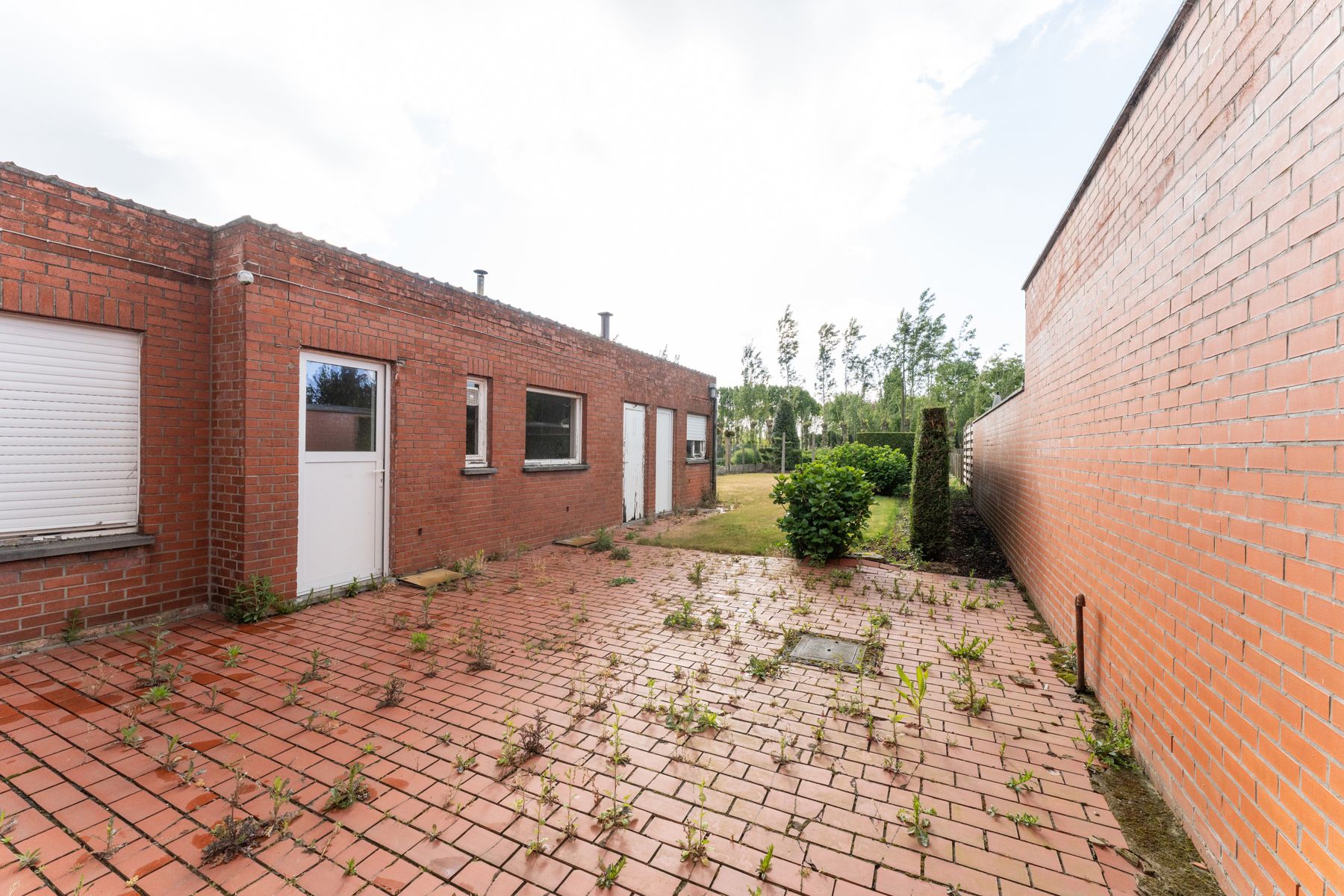 Te renoveren woning met 4 slaapkamers en garage op 432 m² foto 18