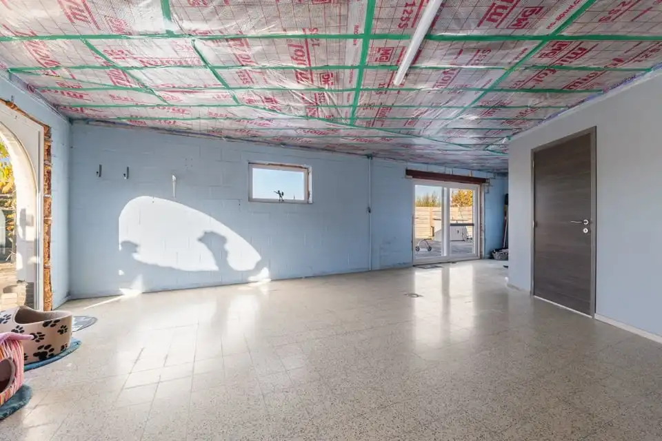 RUIME EN RUSTIG GELEGEN BUNGALOW MET 4 SLKS EN ZWEMBAD OP EEN PRACHTIG PERCEEL VAN 764M² foto 30