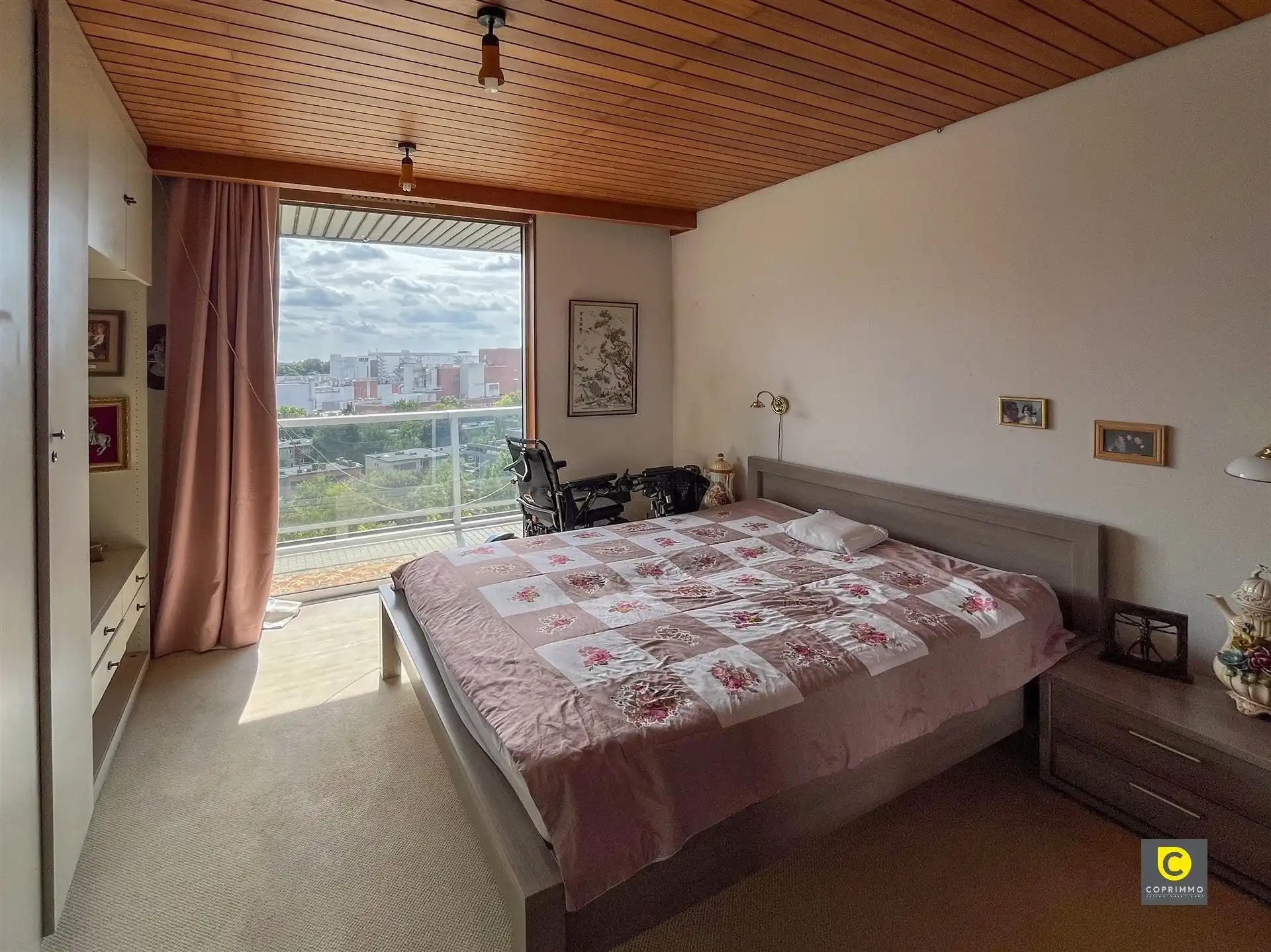 IN OPTIE! Ruim 3 slpk app. met panormaisch uitzicht! foto 8