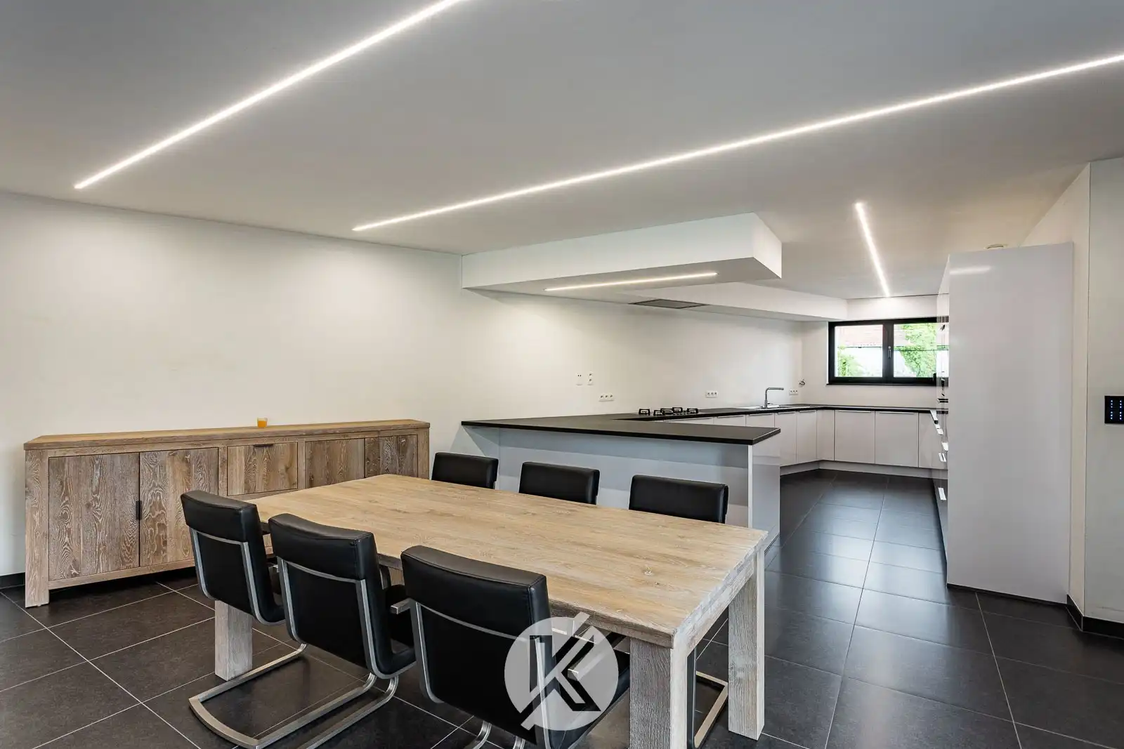 Moderne nieuwbouwwoning met hoogwaardige afwerking foto 8
