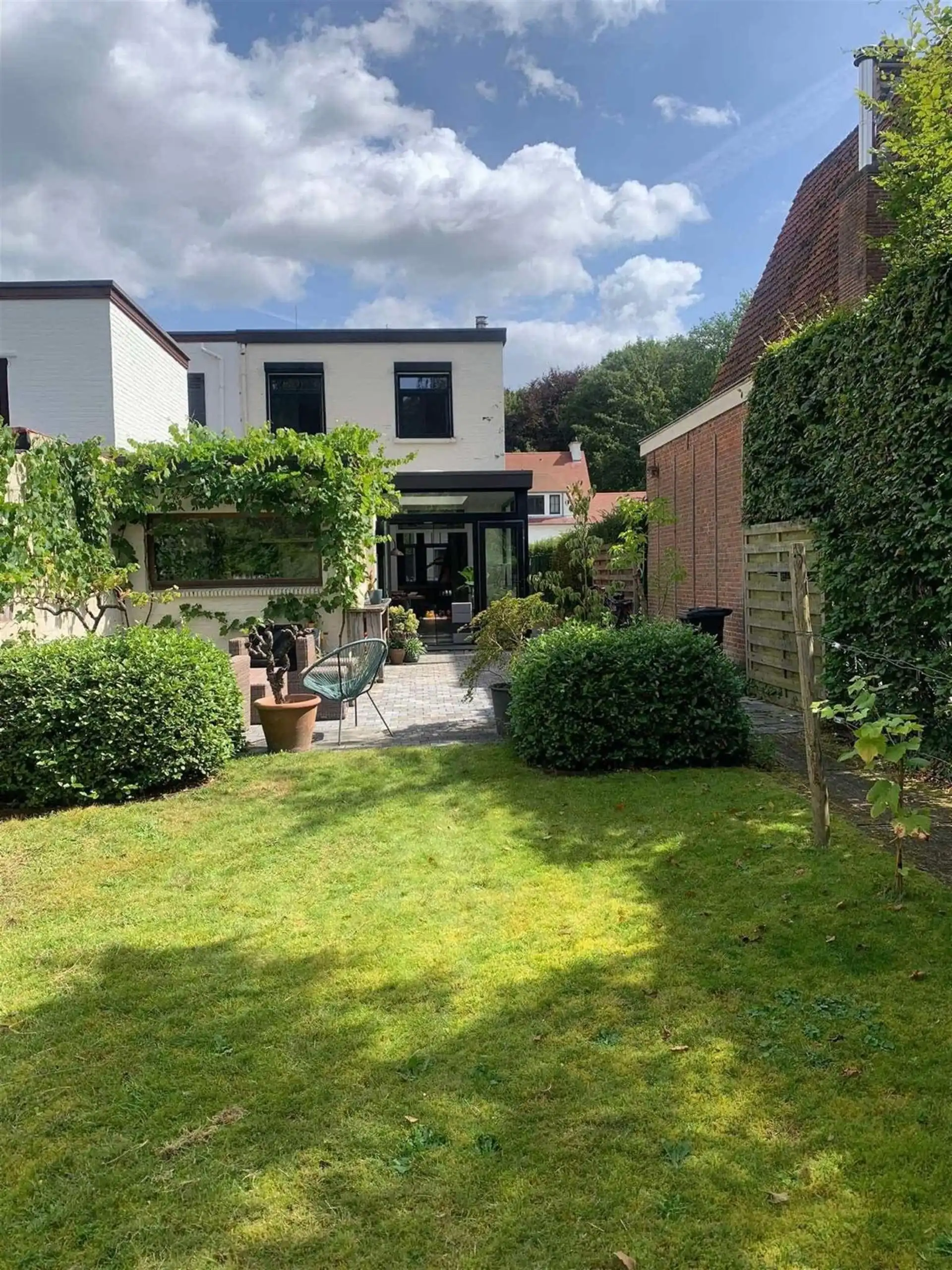 Instapklare woning met 2 slpk en ruime tuin! foto 14