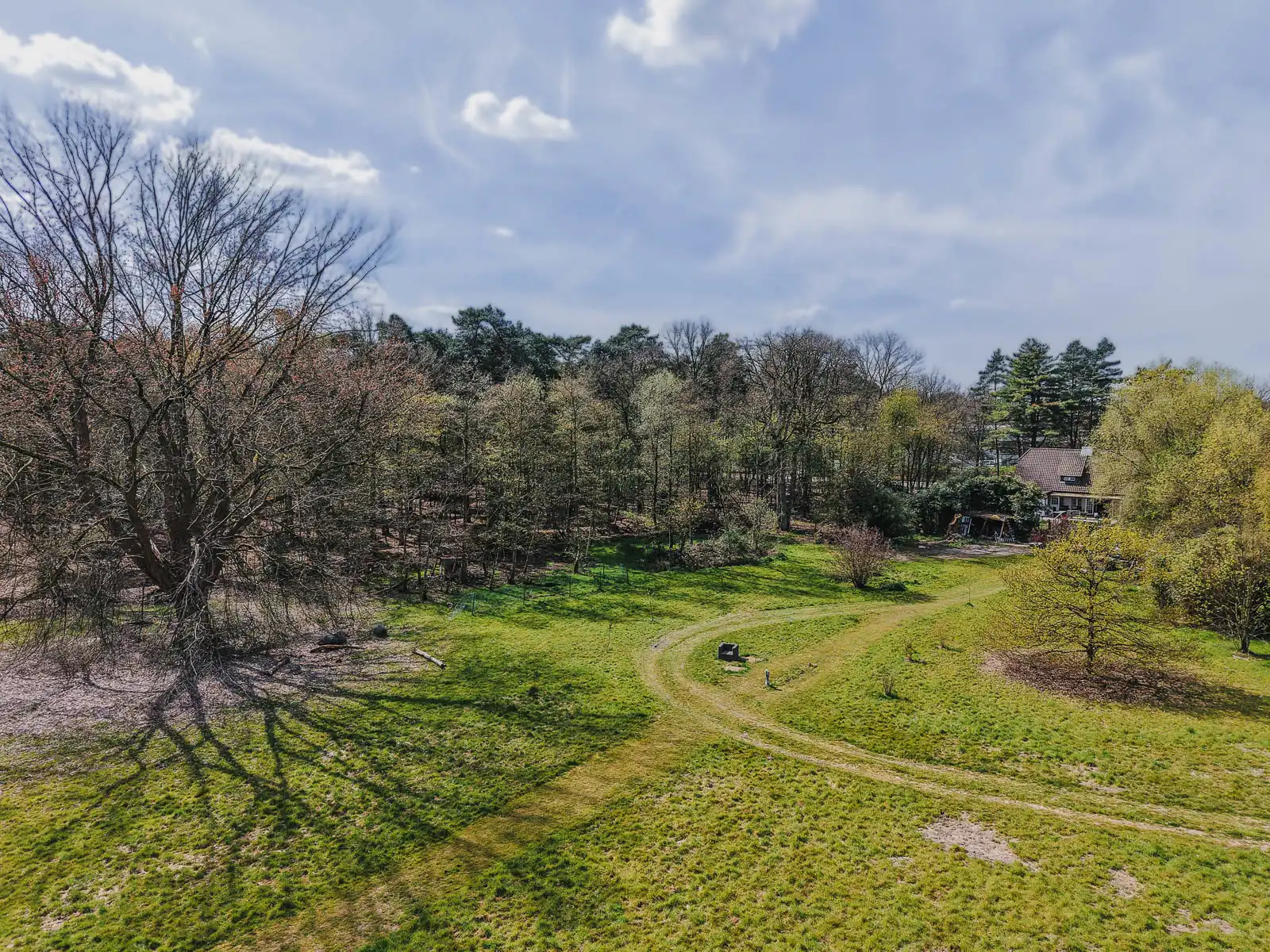 Hoofdfoto van de publicatie: Landelijke woning op een uniek perceel van 20.000 m2