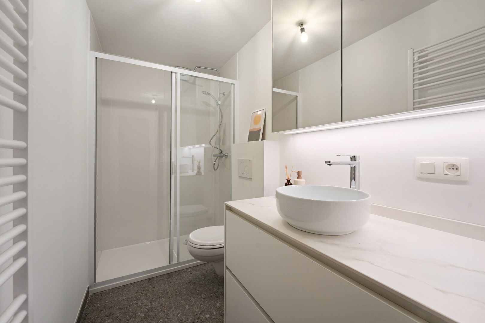 Energiezuinige, volledig gerenoveerde woning te koop op toplocatie in Wenduine! foto 9