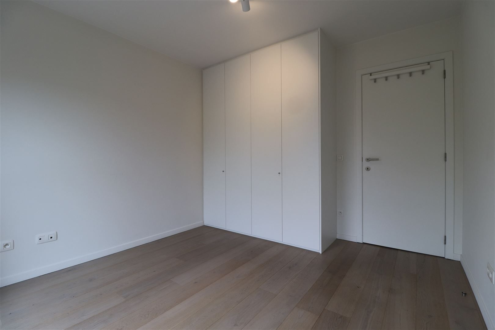 Modern appartement met terras en parking  foto 11