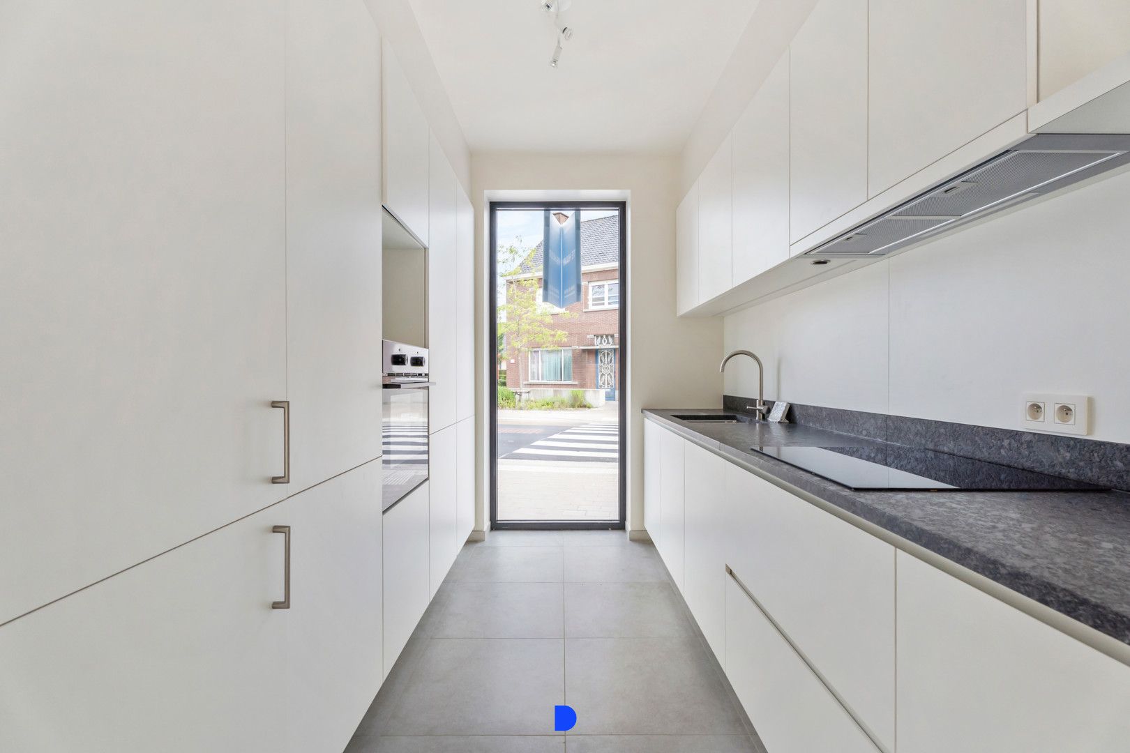 Prachtige nieuwbouwwoning in het centrum van Oostnieuwkerke foto 3
