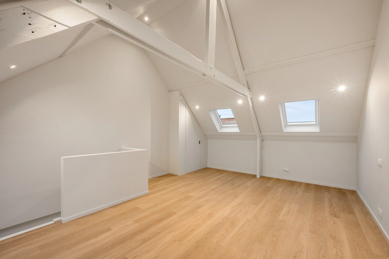 Instapklare halfopen woning met 3 slaapkamers en zuidgerichte tuin in Ledegem foto 11