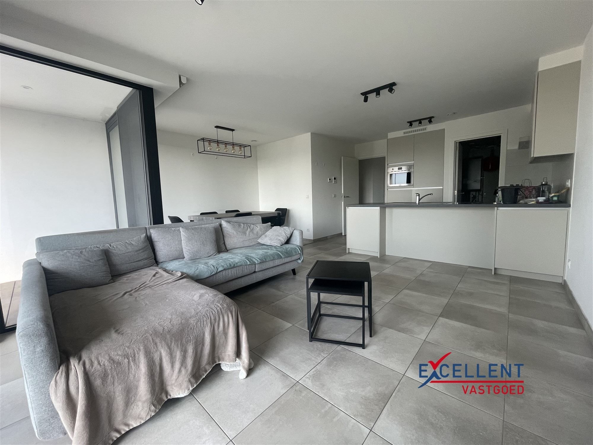 Nieuwbouwappartement centrum Deinze met twee slaapkamers te huur foto 3
