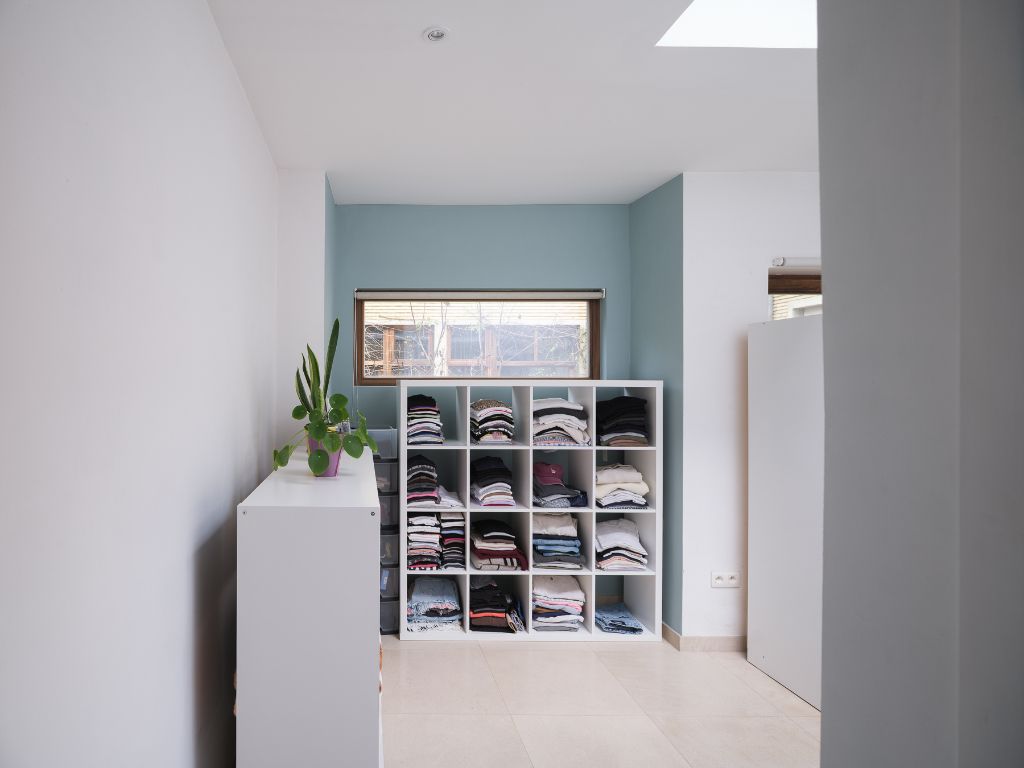Topligging, omgeving Visserij, karaktervol 2 slpk-appartement met buitenruimte en originele elementen in een even karaktervol gebouw met ‘art-déco’ elementen. foto 14