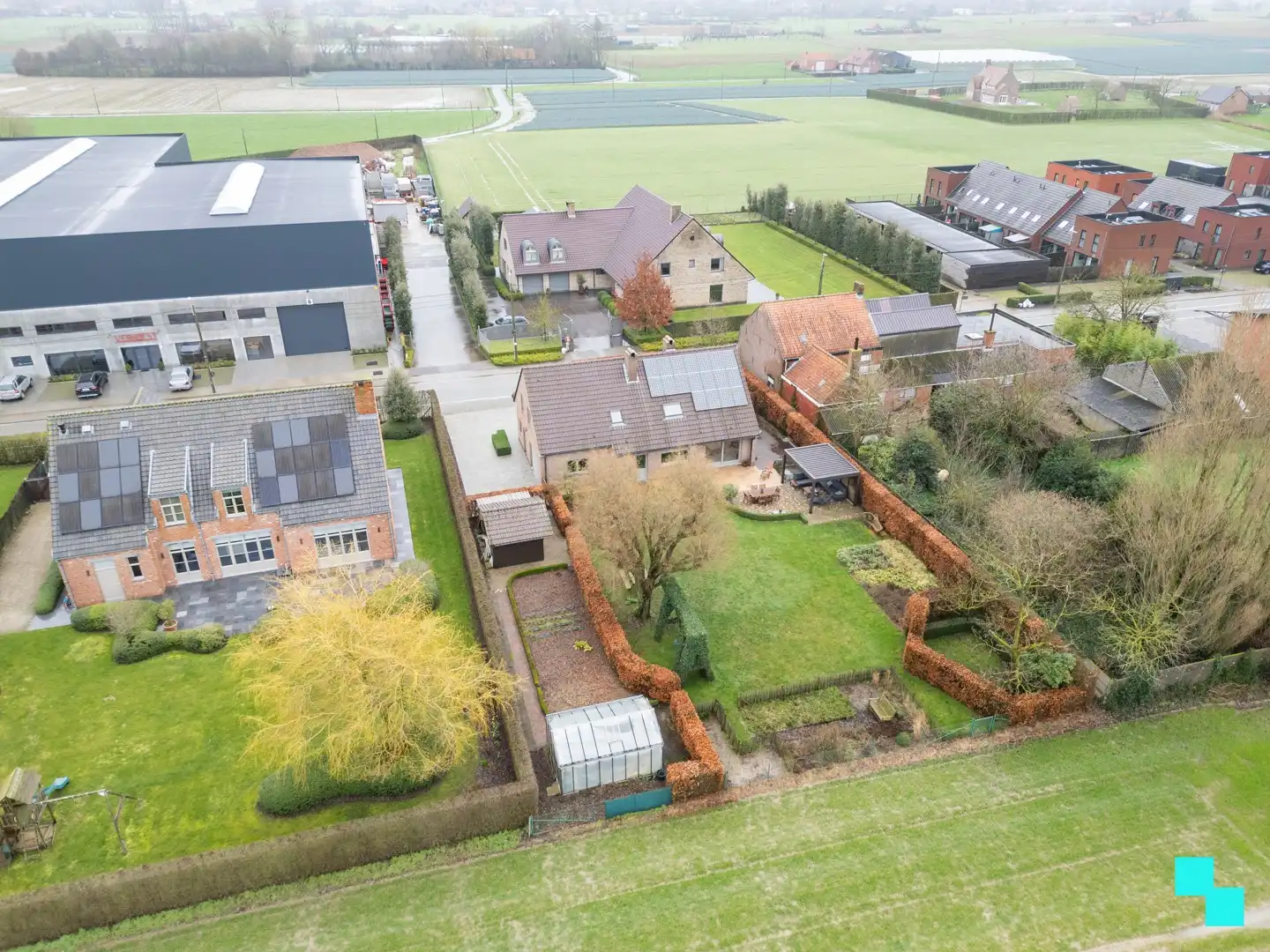 Instapklare villa met 5 slaapkamers en prachtige tuin - Rumbeke foto {{pictureIndex}}