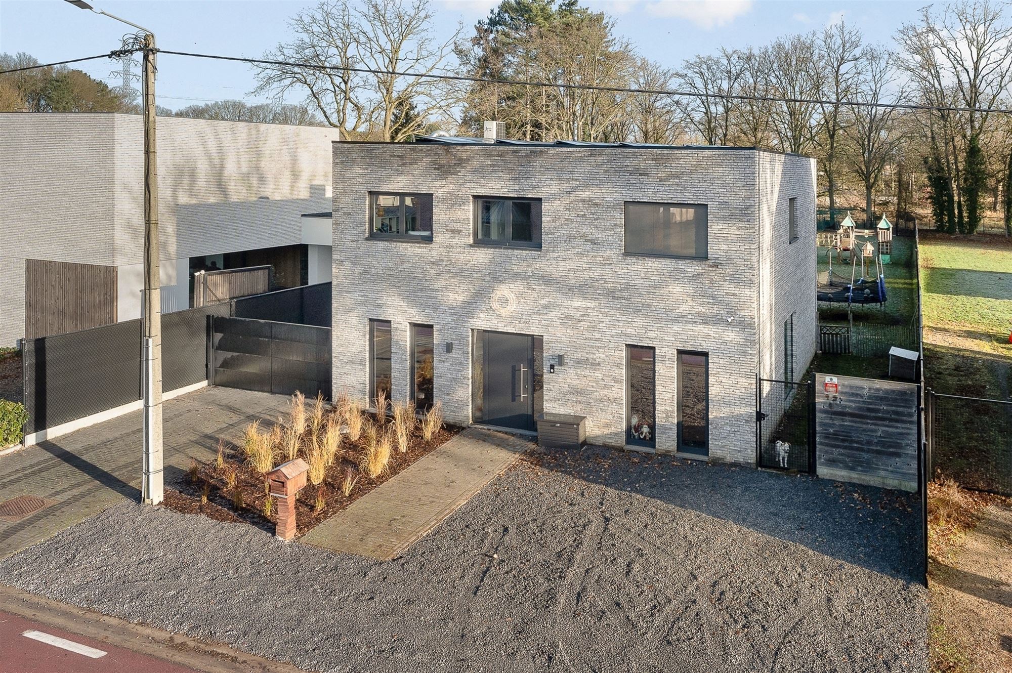 MODERNE EN RECENT GEBOUWDE WONING MET 5 SLAAPKAMERS OP EEN RUIM PERCEEL VAN 13A46CA TE PAAL foto 37