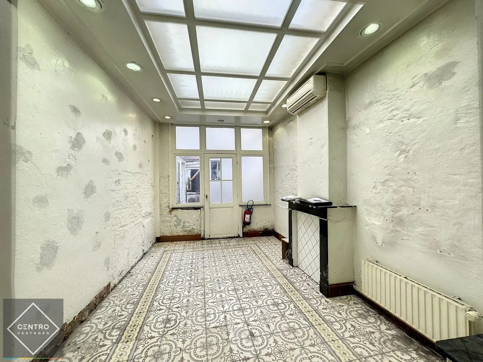 Instapklaar HANDELSPAND (4 verdiepingen) op AAA-locatie (Zuidzandstraat) in het historisch centrum van Brugge! foto 4
