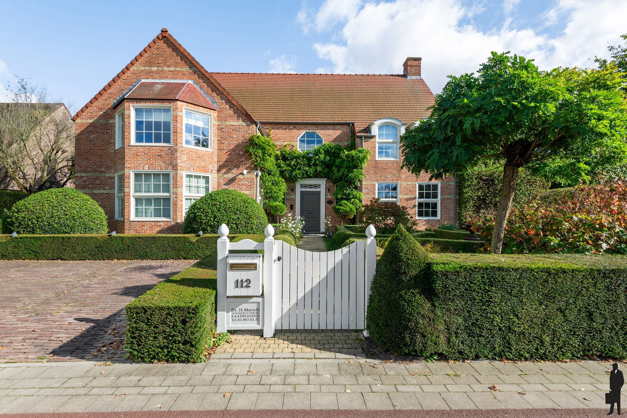 Prachtige villa met praktijkruimte op absolute TOP locatie foto 2