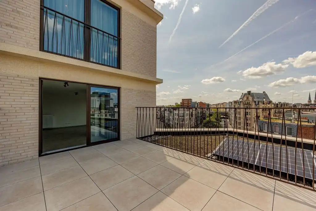 Nieuwbouwappartement met luxe terras foto 4