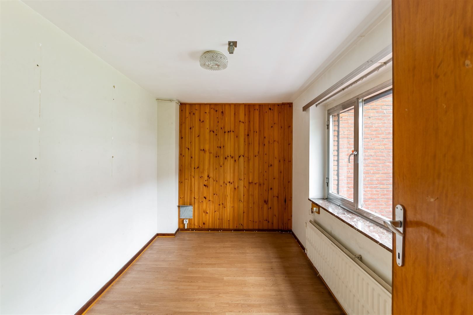 Te renoveren bel-étagewoning met zonnige tuin. foto 14