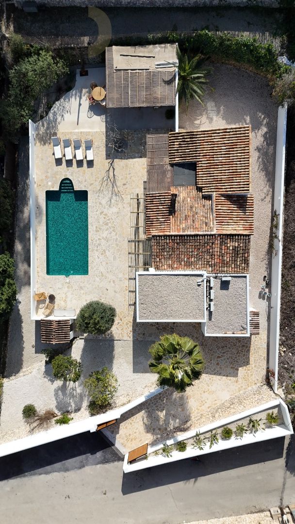 Stijlvolle Gerenoveerde Villa in Moderne Mediterrane Stijl foto 15