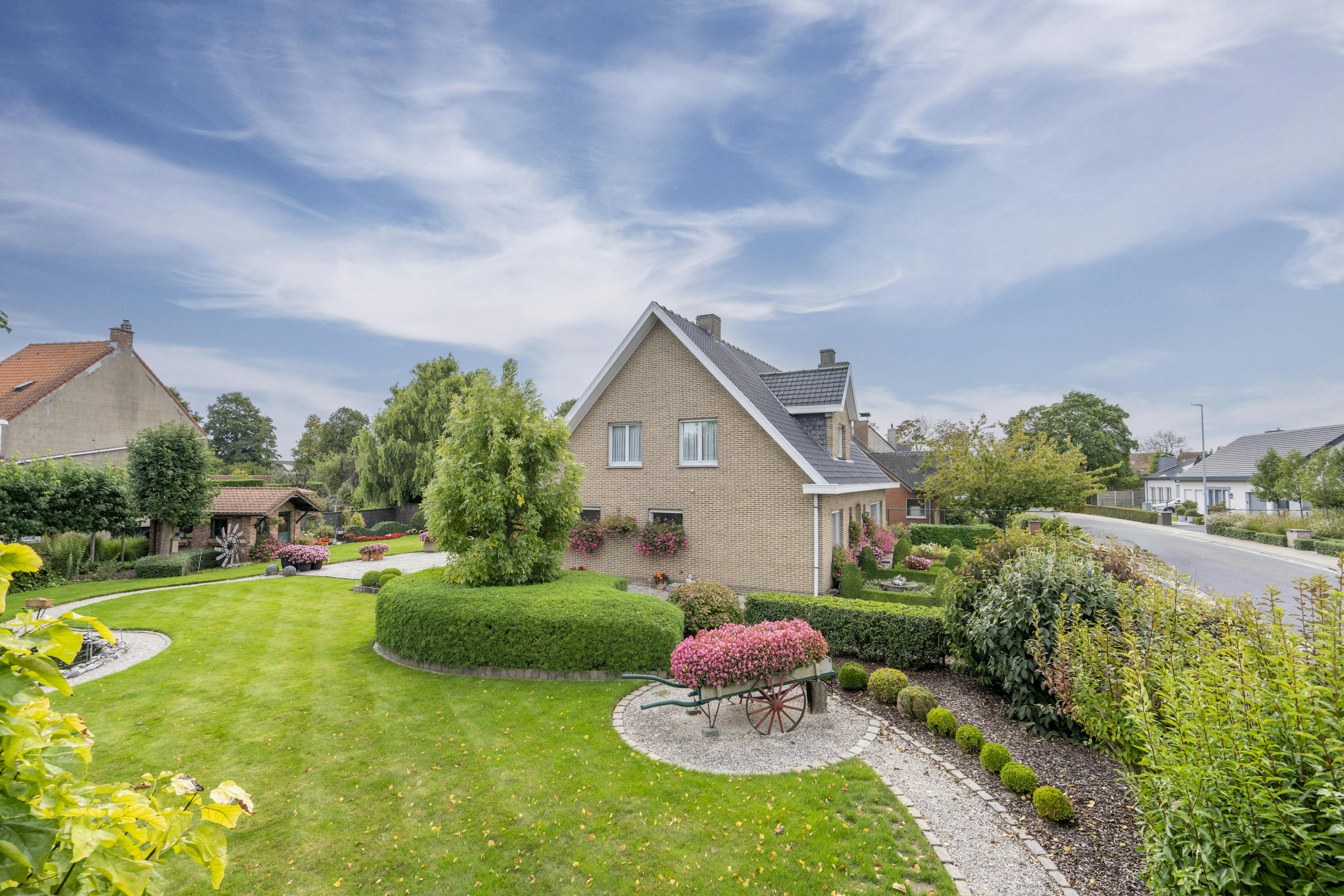 Ruime villa met 4 slaapkamers te koop in Wevelgem foto 4