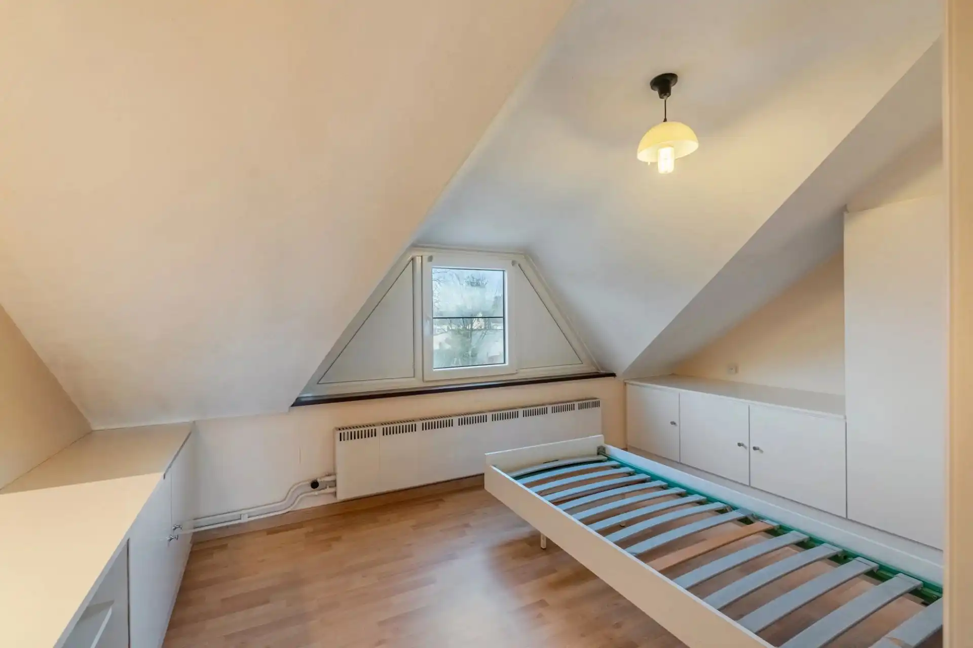 Ruime woning in rustige straat te Koersel foto 13