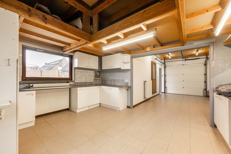 Instapklare halfopen woning met 4 slaapkamers en zonnige tuin TE KOOP in Oostrozebeke! foto 26