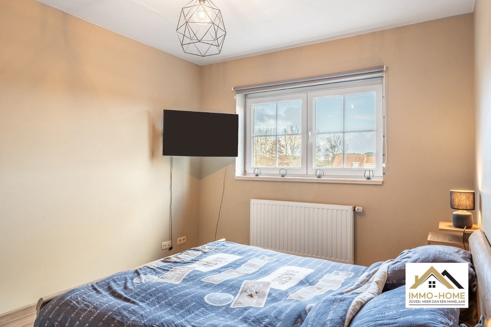 Ruime recente woning in pastorij stijl foto 21