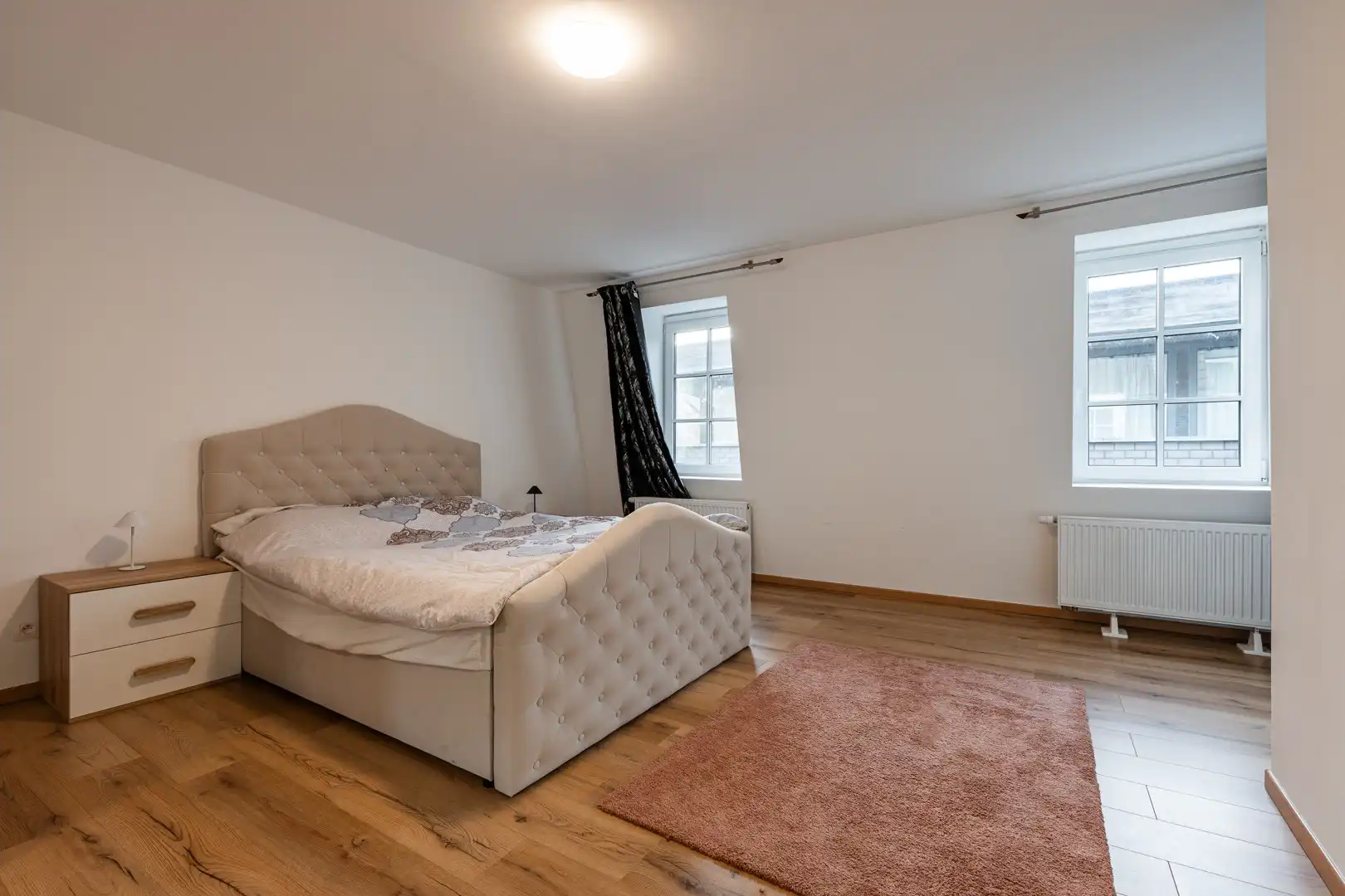 Ruime gezinswoning in Eeklo met 5 slaapkamers, 2 badkamers en gezellige stadskoer foto 14