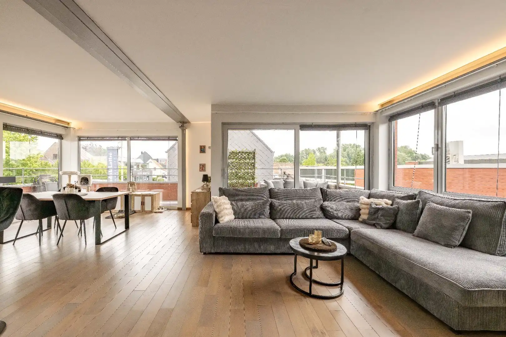 BEDRIJFS-/INVESTERINGS VASTGOED | LOODS | SHOWROOM | BURELEN & APPARTEMENT  foto 15