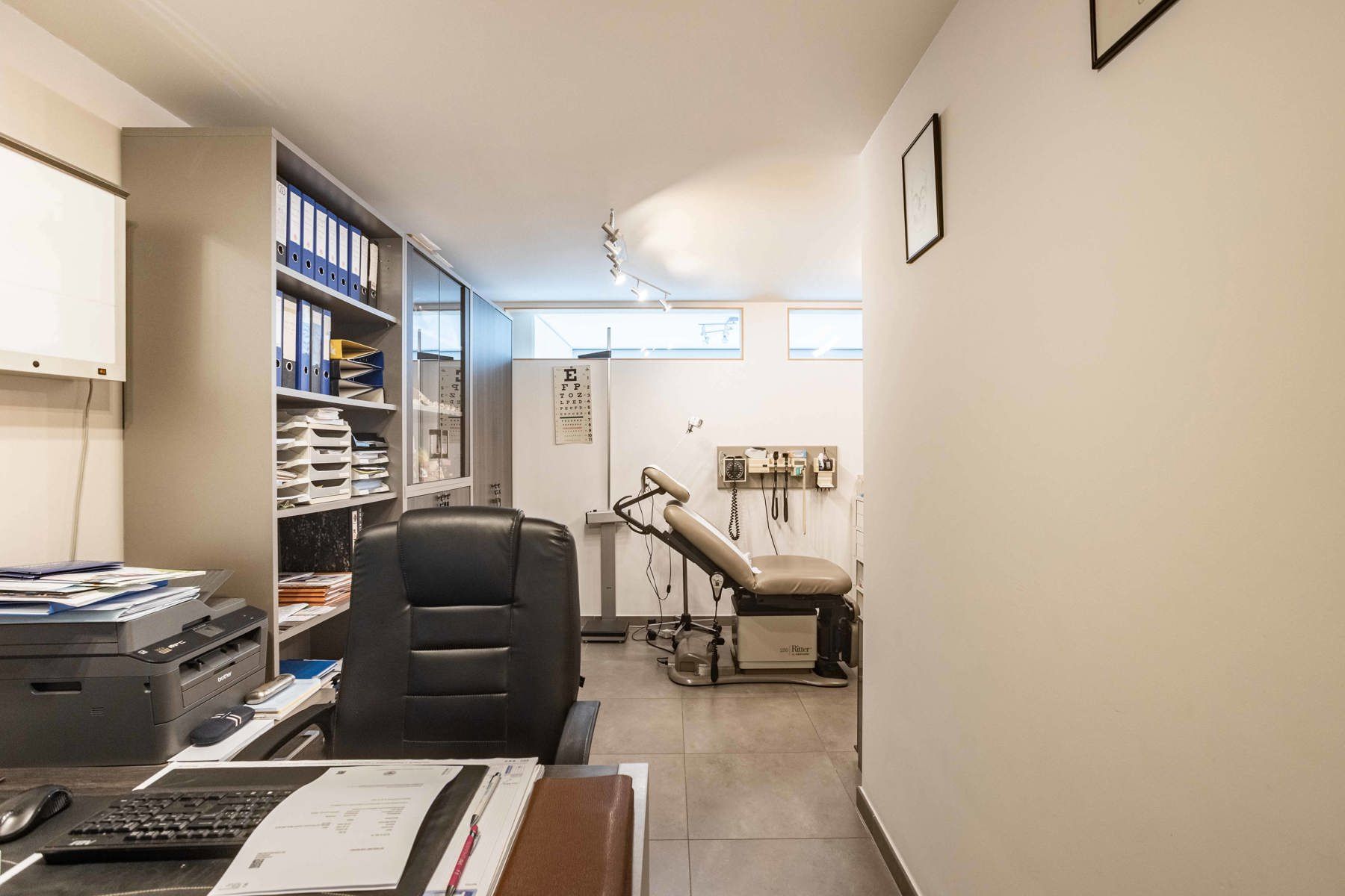 Gelijkvloers kantoor/praktijkruimte bij station Denderleeuw foto 11