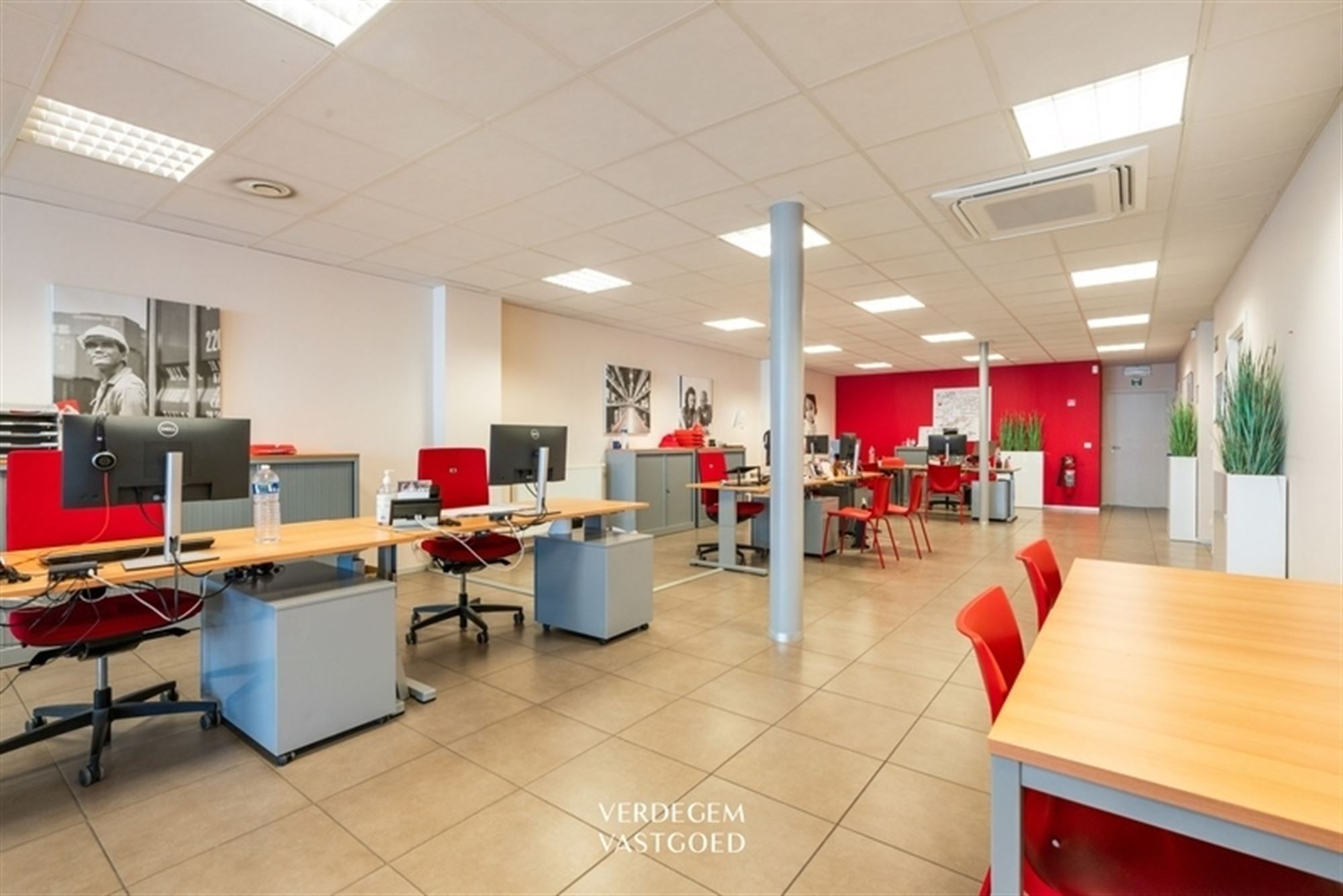 Handelsgelijkvloers van 264m² met hoge visibiliteit en goed rendement foto 2