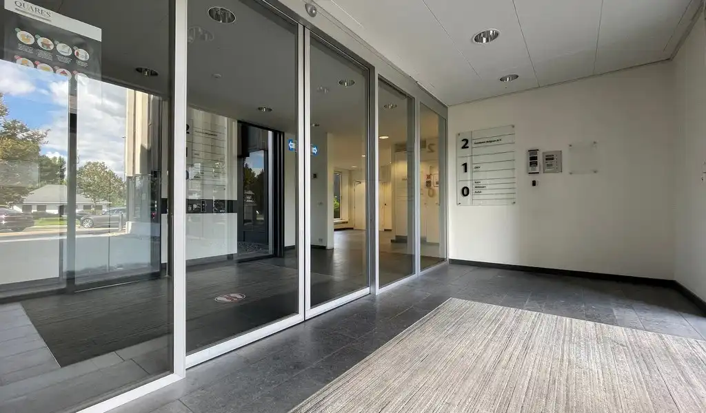 Instapklare kantoren te huur vlakbij E19 in Kontich foto 3