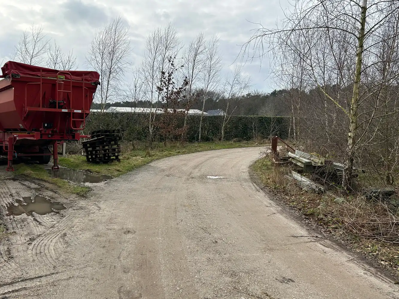 BEDRIJGSPANDEN MET KANTOREN EN MACHINES EN ROLLEND MATERIEEL foto 26