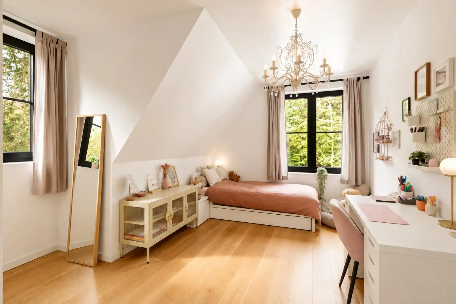 Stijlvolle villa met zwembad en royale garage/loods op toplocatie in Brasschaat foto 15