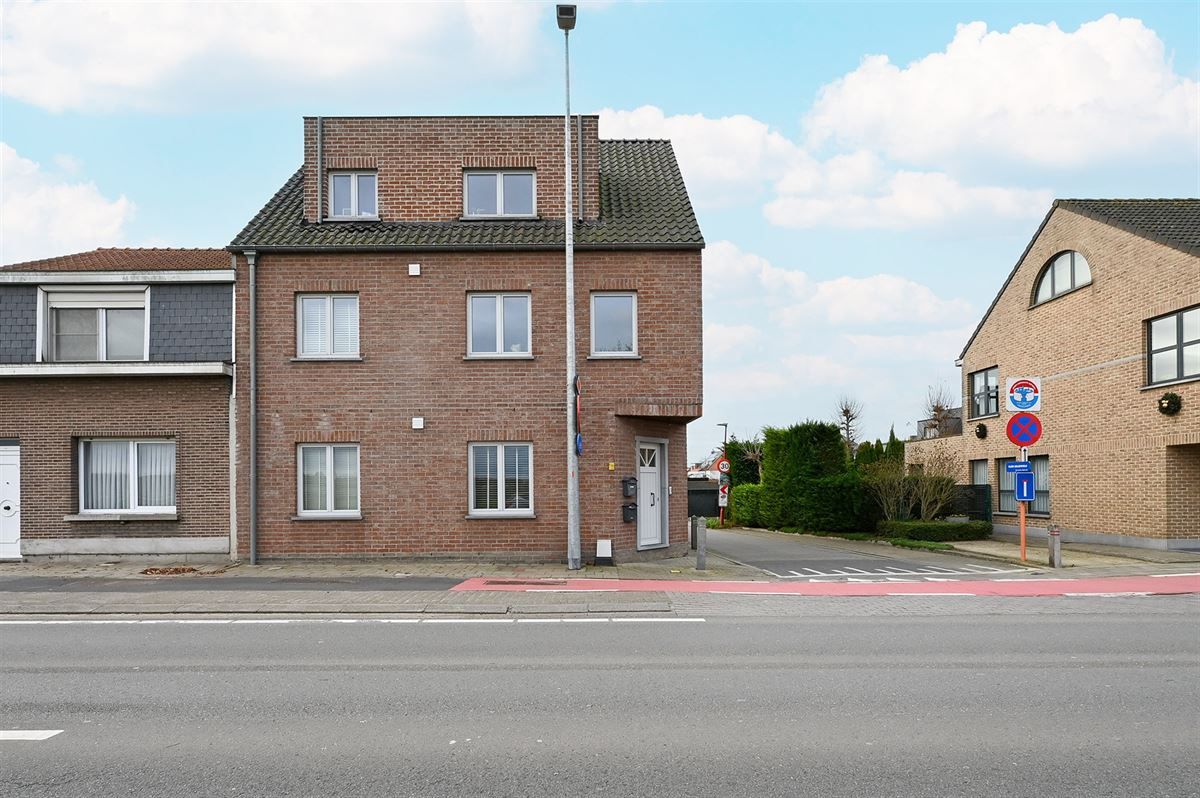 Tweewoonst, praktijkwoning of opbrengsteigendom foto {{pictureIndex}}