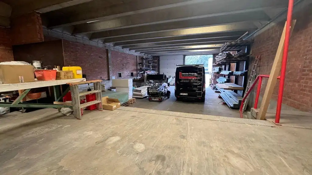 Loods met kantoor te huur nabij A12 in Wilrijk foto 2