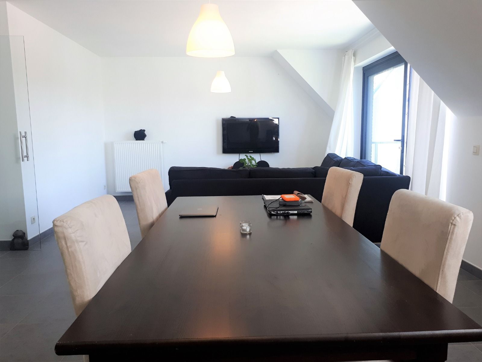 2 slaapkamerappartement met terras en 2 autostaanplaatsen foto 4