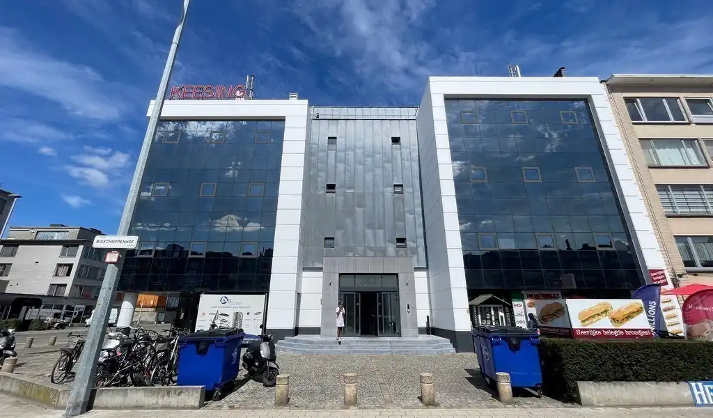 Vernieuwde kantoorruimte te huur op zichtlocatie te Deurne  foto 2