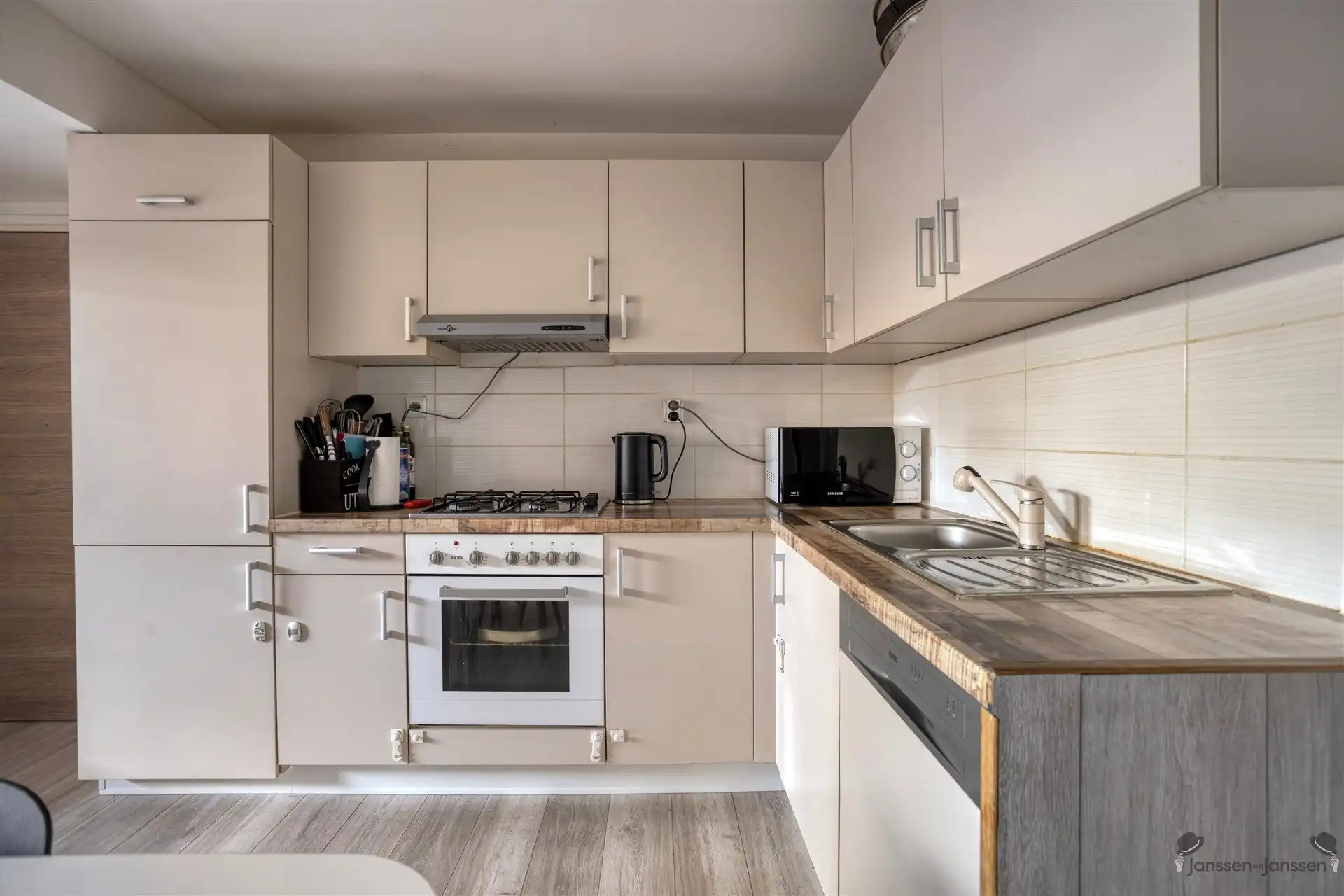 Karaktervolle rijwoning met 4 slaapkamers foto 8