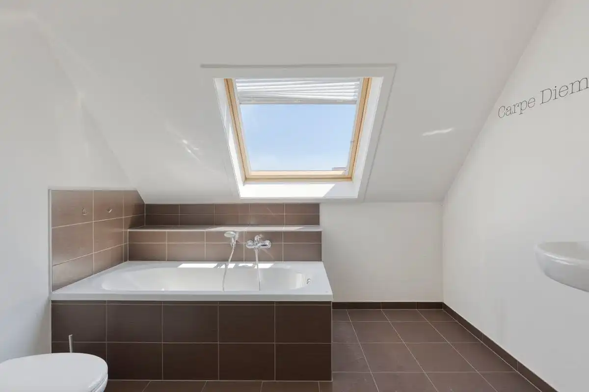 Lichtrijke gezinswoning met 3 slaapkamers te koop in Kuurne! foto 14