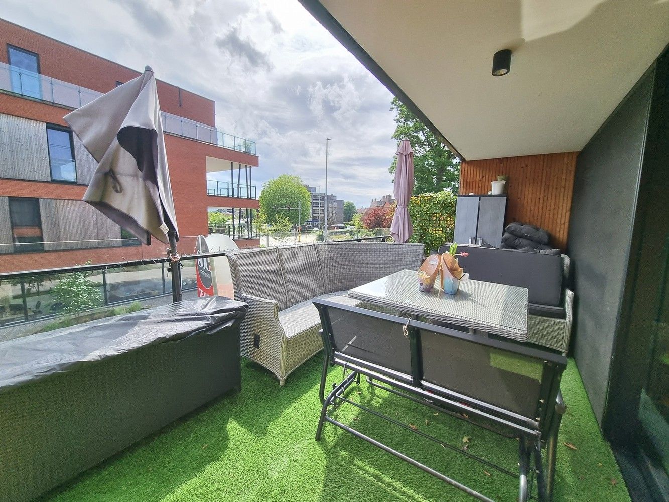 Prachtig energiezuinig appartement (93m² + 21m² terras) incl. autostaanplaats en kelderberging! foto 2