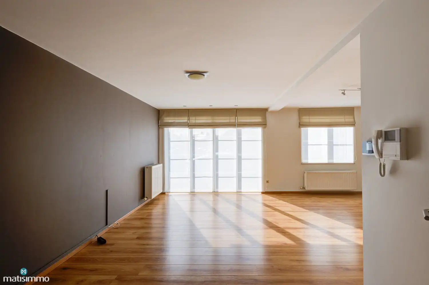 VERZORGD INSTAPKLAAR APPARTEMENT MET 2 SLAAPKAMERS EN RUIM TERRAS TE MUNSTERBILZEN foto 4