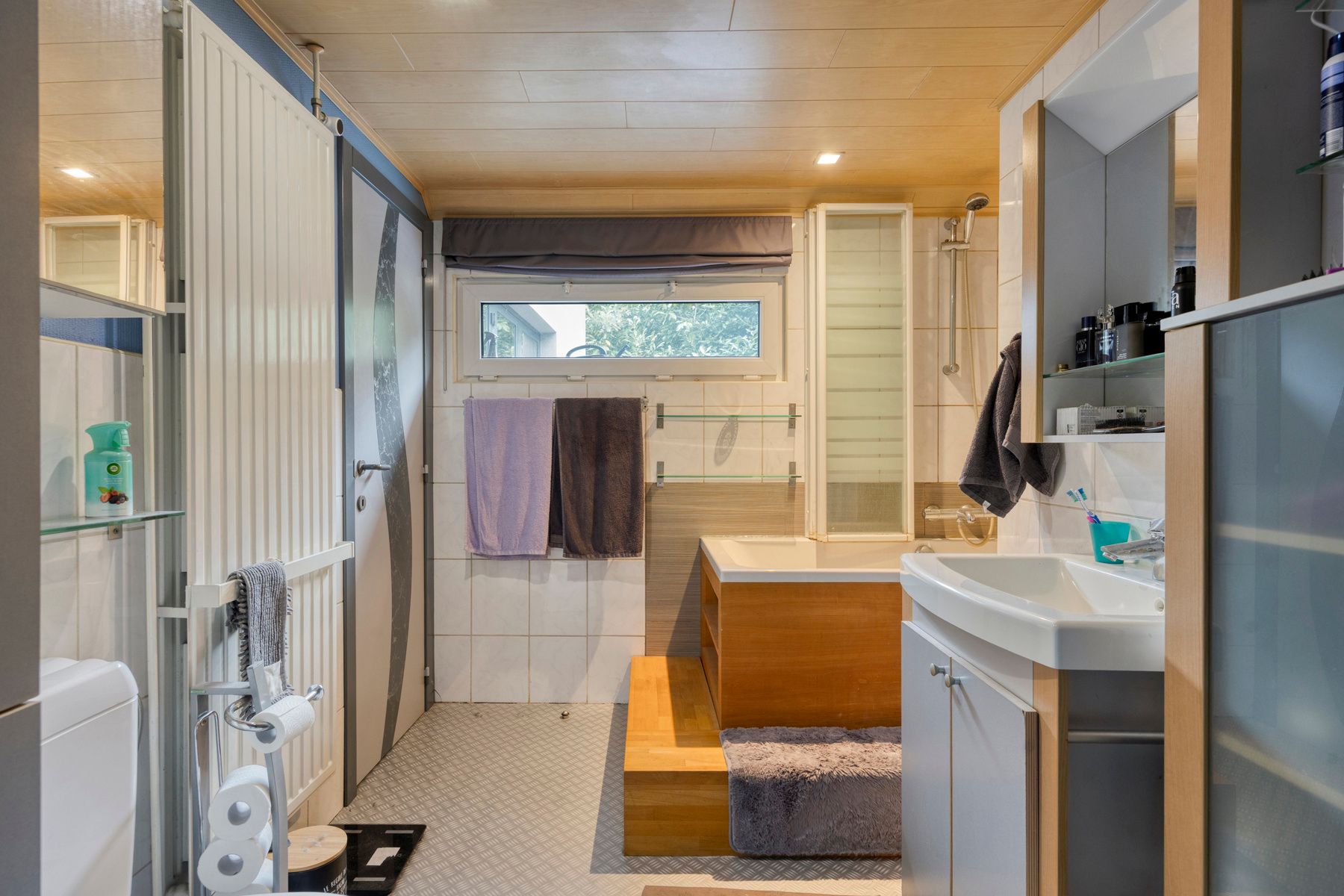 Zeer goed gelegen handelshuis + bovengelegen woonst en 2 kamers foto 14