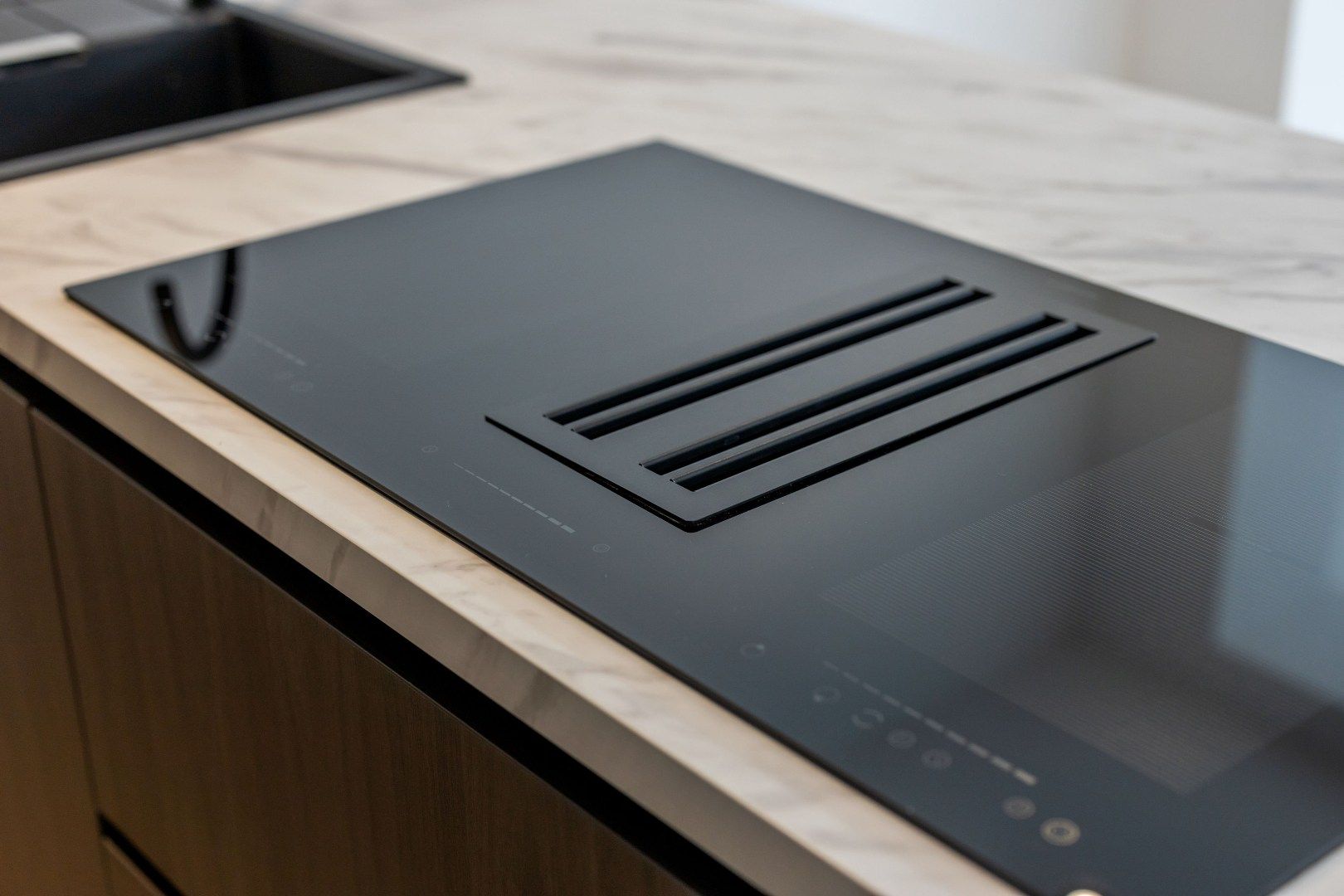Luxueus, gerenoveerde woning met EPC: A-label te Sint-Niklaas! foto 7