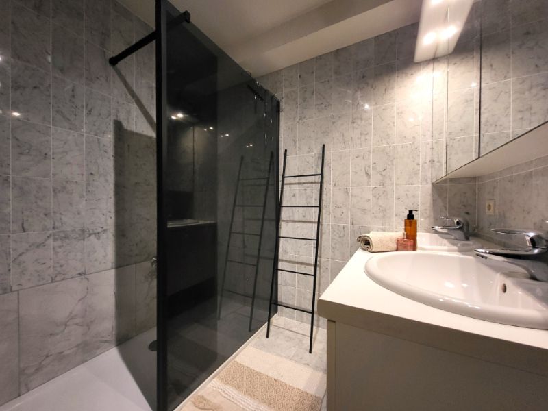 Stijlvol gerenoveerd, centraal én rustig gelegen 2-slaapkamerappartement te koop foto 6