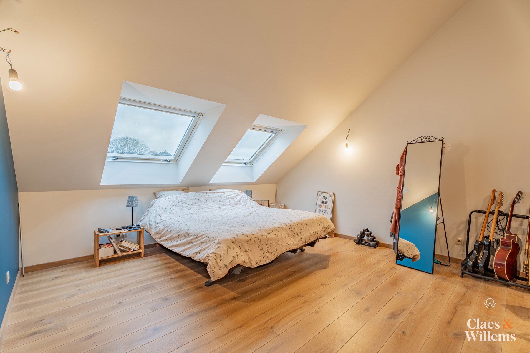 Ruim huis met zonnepanelen en vrije tuin  foto 15