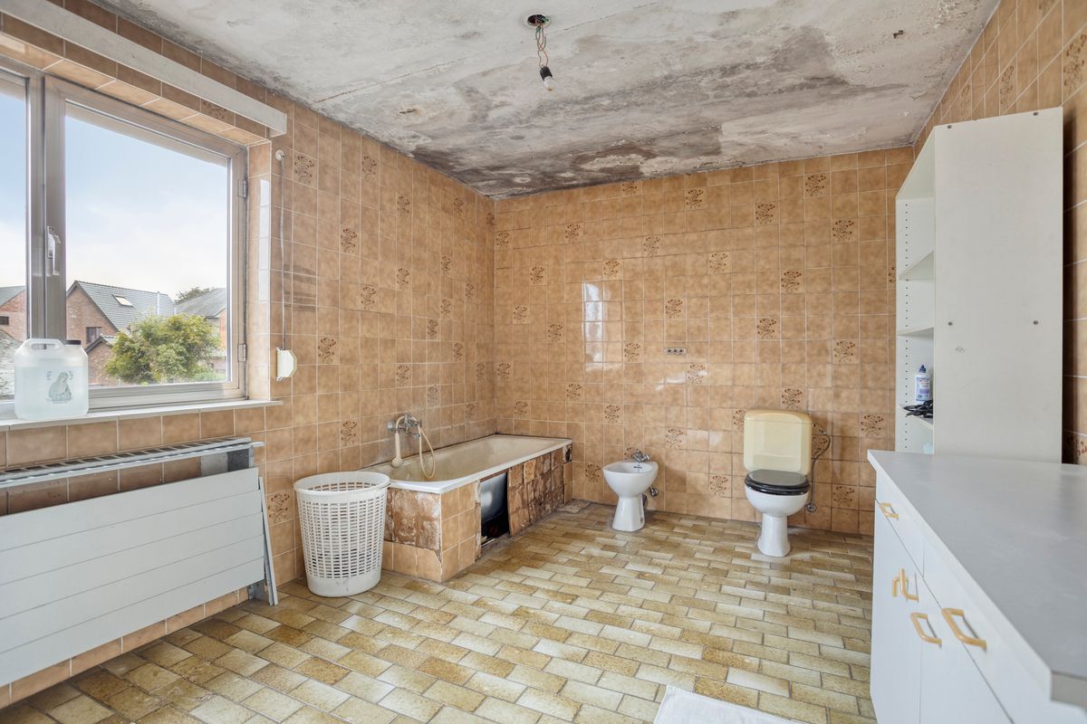 Te renoveren halfopen woning op een rustige locatie foto 12