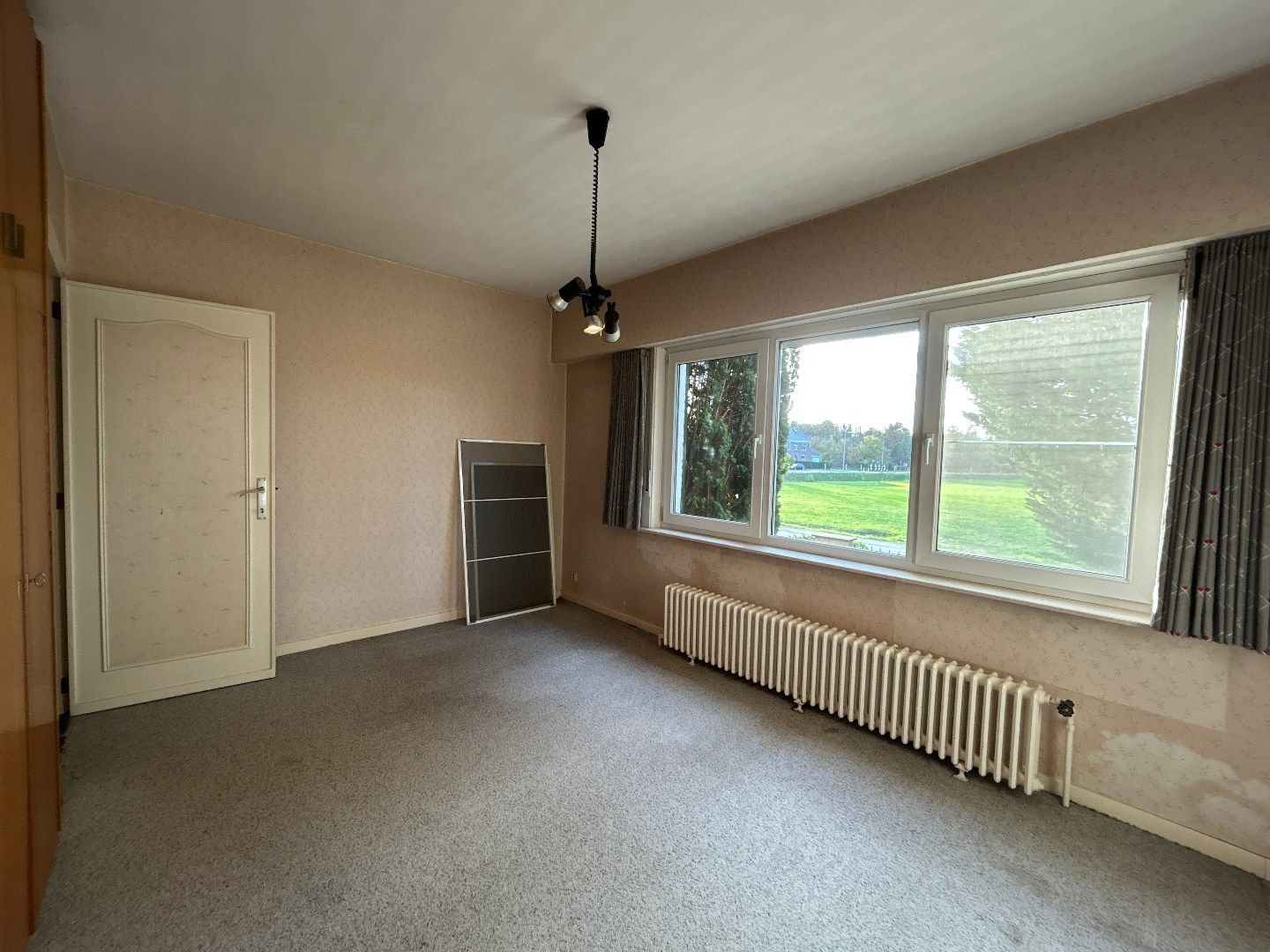 Ruime villa op 1,15 ha  foto 14