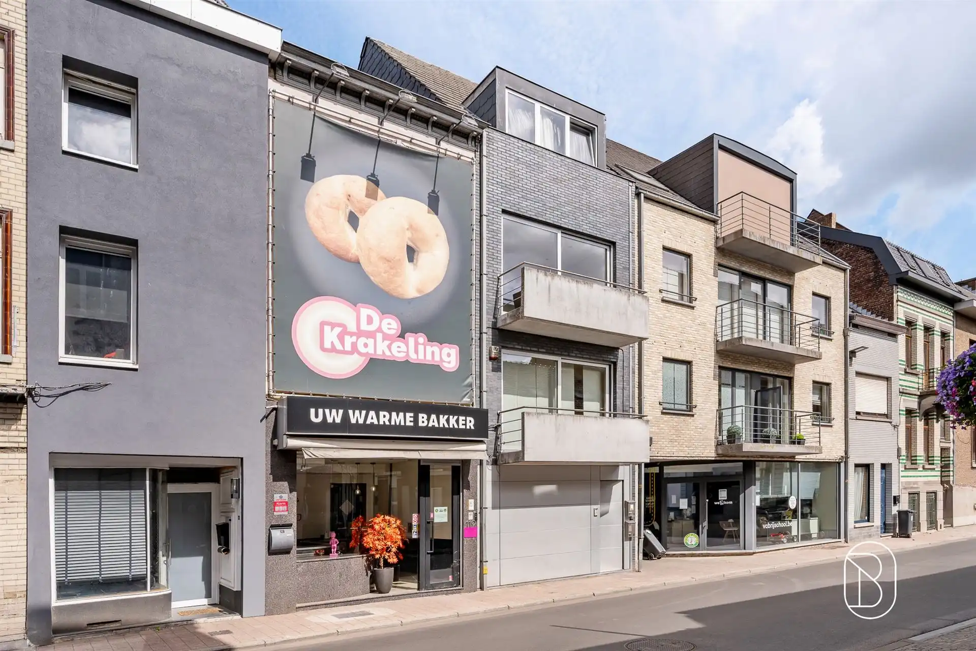 Voormalige bakkerij met woonst, garage, tuin en potentieel foto 2